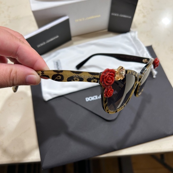 DOLCE & GABBANA child sunglasses - Picture 2 of 3